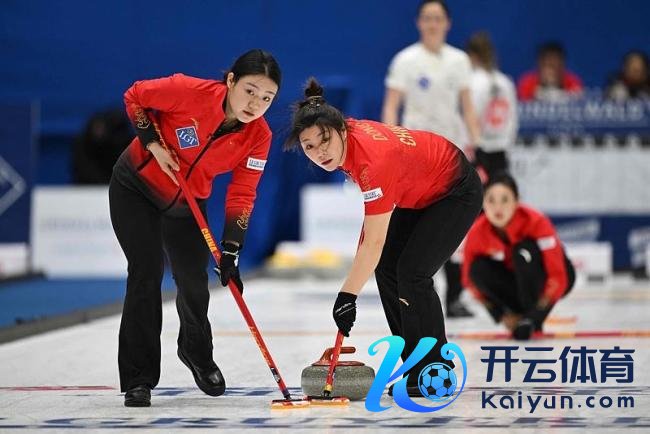 女子冰壶半决赛中国2:4憾负瑞士